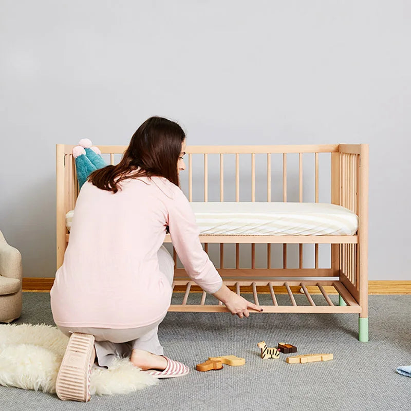 Custom Modern Design Wooden Baby Crib Low Moq Eco-Friendly Easy Assembly Non-Toxic Wooden Crib for 0-3 Years